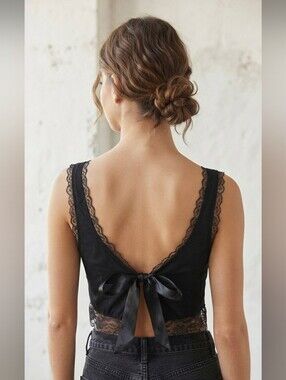 DAZY Sleeveless Lace Trim Cropped Top Black Back Tie Size Small Dark Romantic